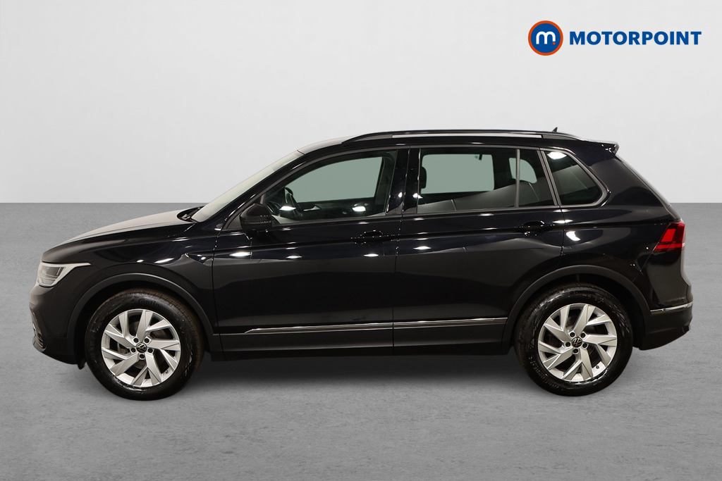 Volkswagen Tiguan Life Automatic Petrol SUV - Stock Number (1552551) - Passenger side