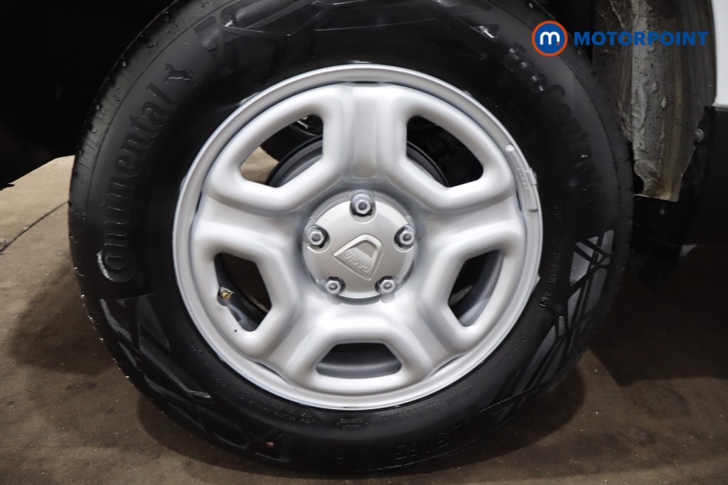 Dacia Duster Essential Manual Petrol SUV - Stock Number (1548463) - 9th supplementary image