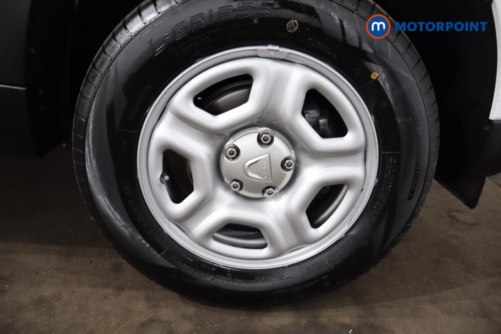 Dacia Duster Essential Manual Petrol SUV - Stock Number (1548463) - 10th supplementary image