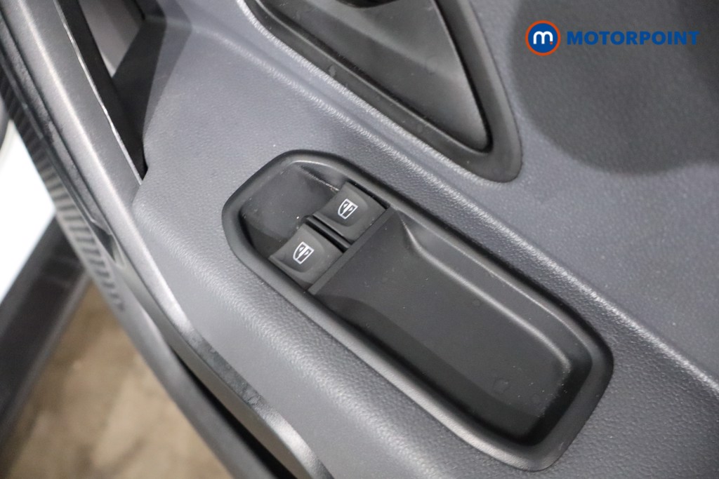 Dacia Duster Essential Manual Petrol SUV - Stock Number (1548463) - 21st supplementary image