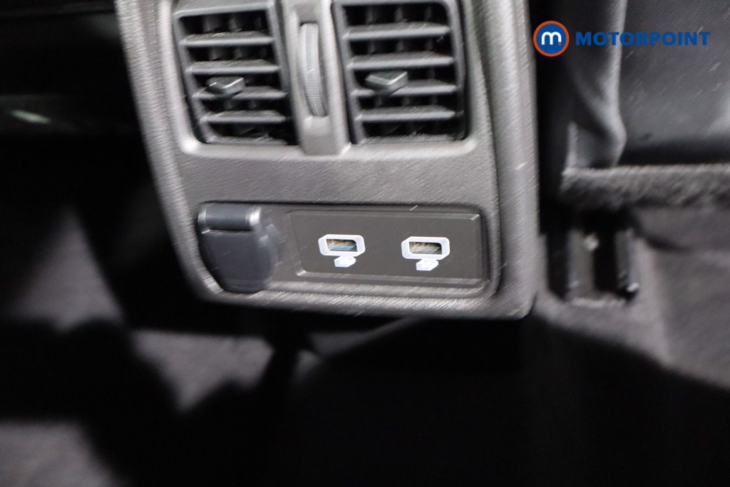 Renault Captur Se Edition Manual Petrol SUV - Stock Number (1550327) - 13th supplementary image