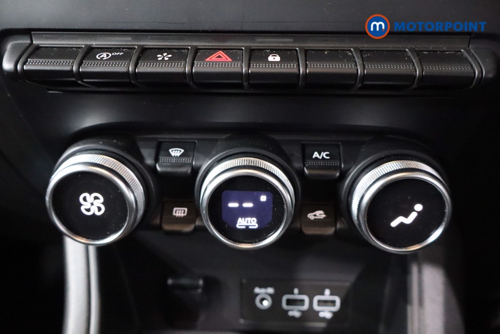 Renault Captur Se Edition Manual Petrol SUV - Stock Number (1550327) - 17th supplementary image
