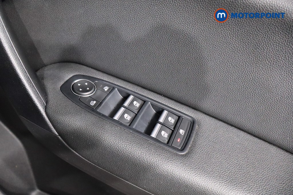 Renault Captur Se Edition Manual Petrol SUV - Stock Number (1550327) - 24th supplementary image