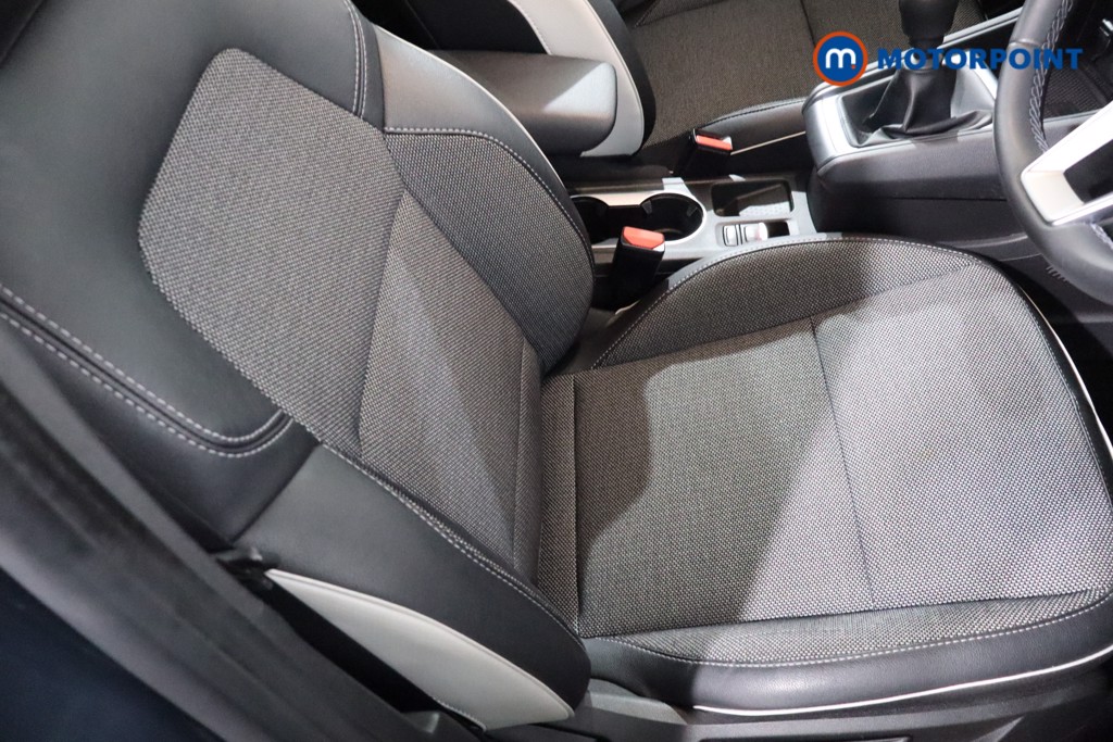 Renault Captur Se Edition Manual Petrol SUV - Stock Number (1550327) - 26th supplementary image
