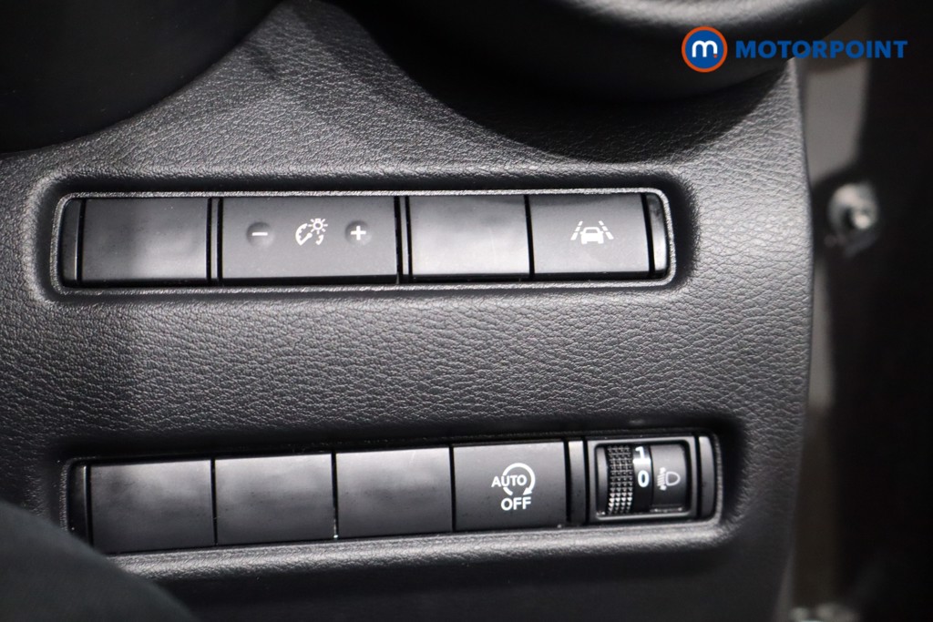 Nissan Juke N-Connecta Automatic Petrol SUV - Stock Number (1539328) - 22nd supplementary image