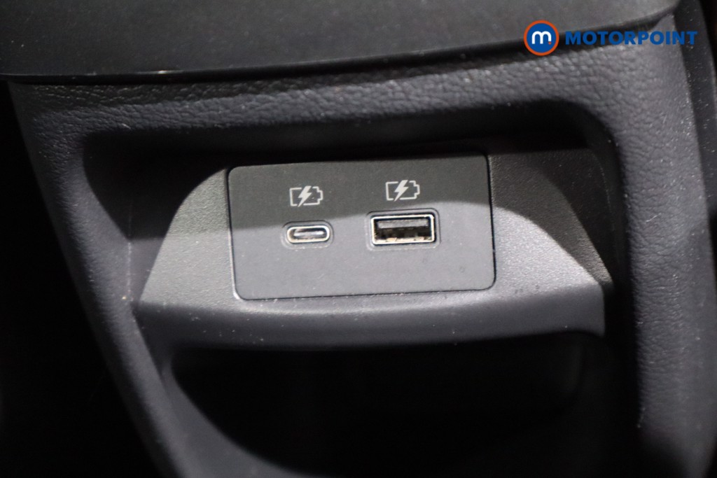 Nissan Juke N-Connecta Automatic Petrol SUV - Stock Number (1549108) - 13th supplementary image