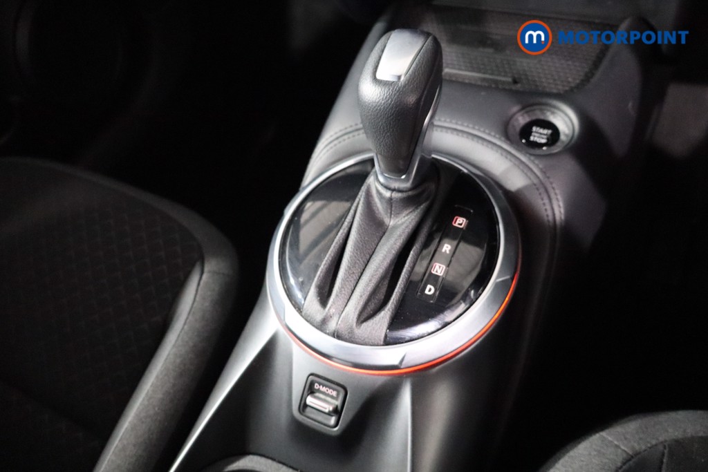 Nissan Juke N-Connecta Automatic Petrol SUV - Stock Number (1549108) - 18th supplementary image
