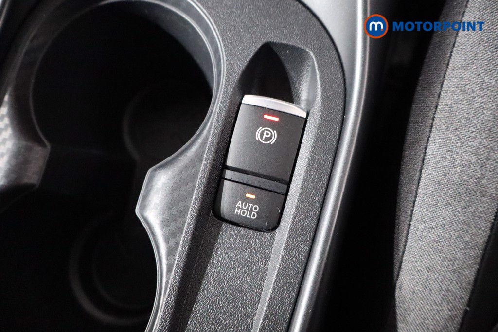 Nissan Juke N-Connecta Automatic Petrol SUV - Stock Number (1549108) - 19th supplementary image