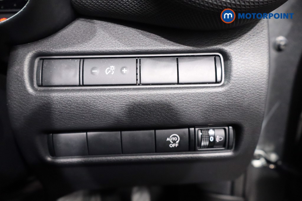 Nissan Juke N-Connecta Automatic Petrol SUV - Stock Number (1549108) - 21st supplementary image