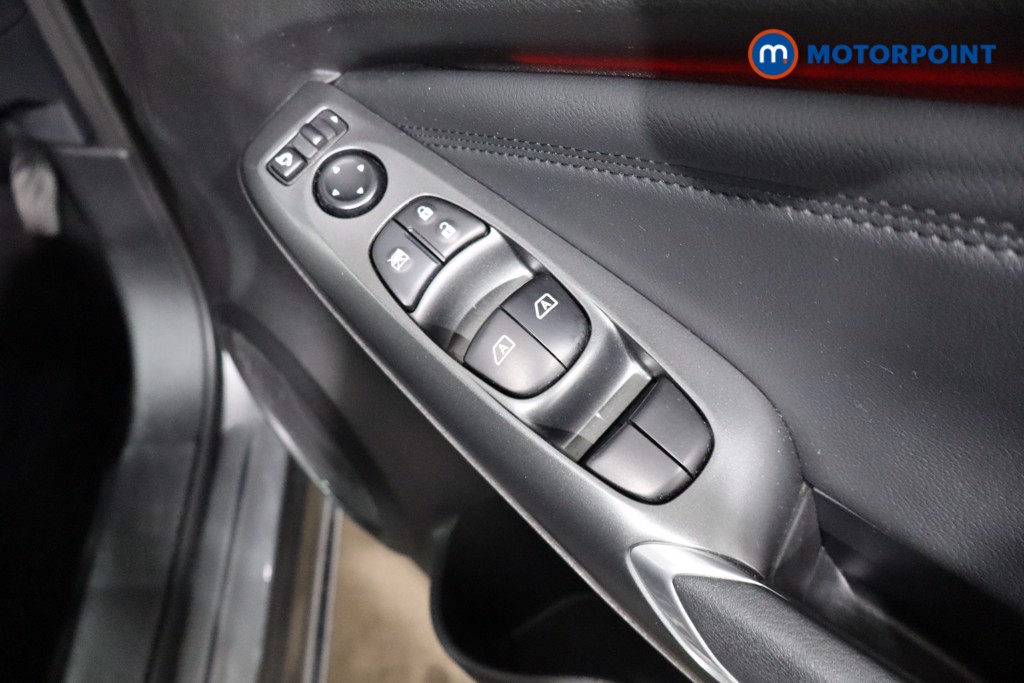 Nissan Juke N-Connecta Automatic Petrol SUV - Stock Number (1549108) - 23rd supplementary image
