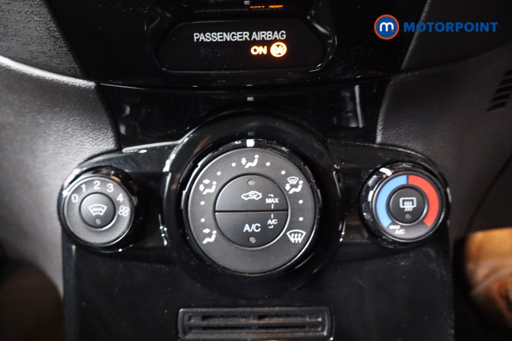 Ford Fiesta Zetec Automatic Petrol Hatchback - Stock Number (1551358) - 16th supplementary image