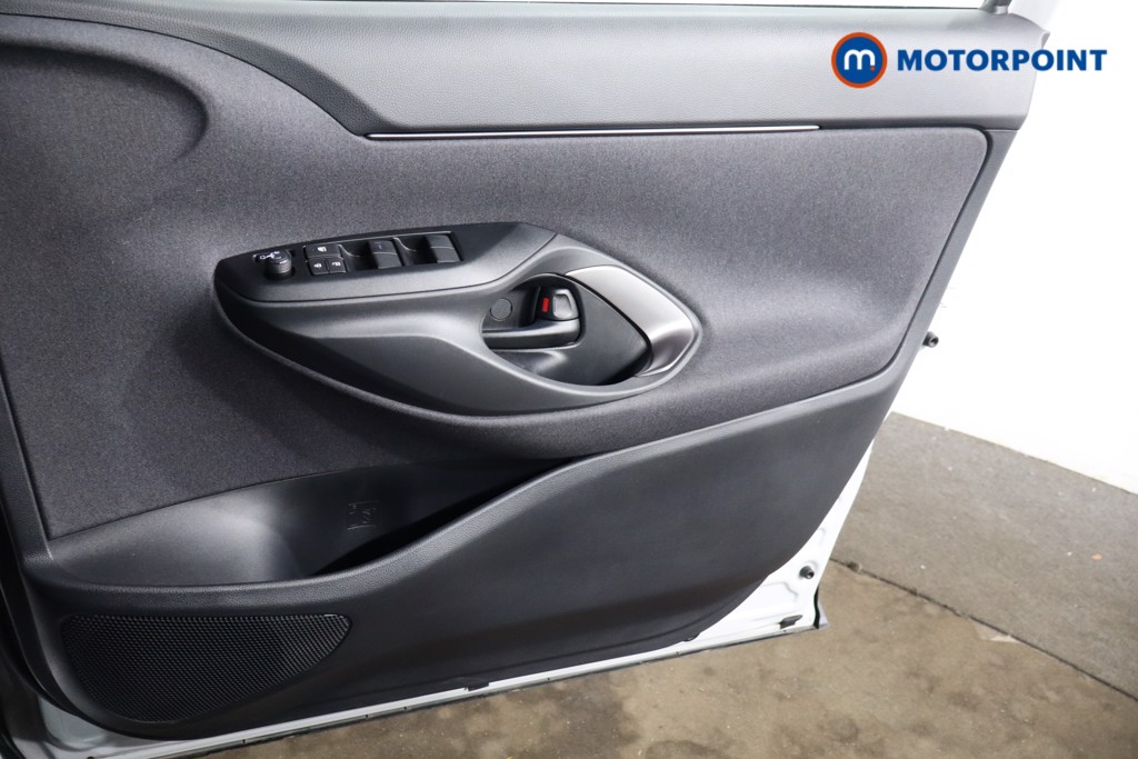 Toyota Yaris Cross Gr Sport Automatic Petrol-Electric Hybrid Estate - Stock Number (1551901) - 22nd supplementary image