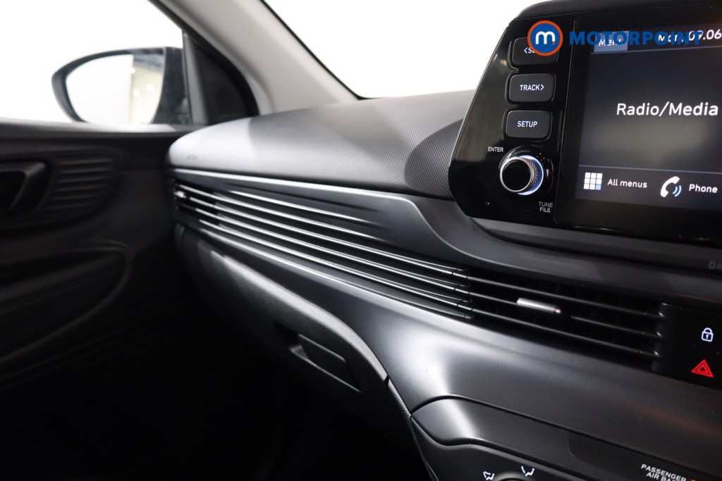 Hyundai Bayon Se Connect Manual Petrol-Electric Hybrid SUV - Stock Number (1537089) - 16th supplementary image