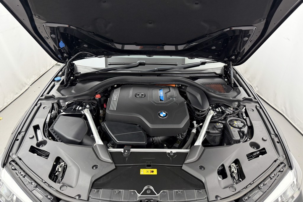 BMW 5 Series M Sport Automatic Petrol Plug-In Hybrid Estate - Stock Number (1543753) - 39th supplementary image