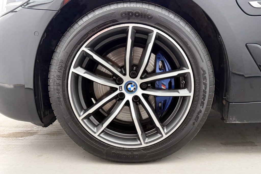 BMW 5 Series M Sport Automatic Petrol Plug-In Hybrid Estate - Stock Number (1543753) - 40th supplementary image