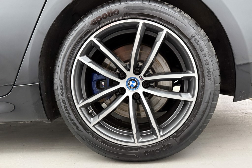 BMW 5 Series M Sport Automatic Petrol Plug-In Hybrid Estate - Stock Number (1543753) - 41st supplementary image