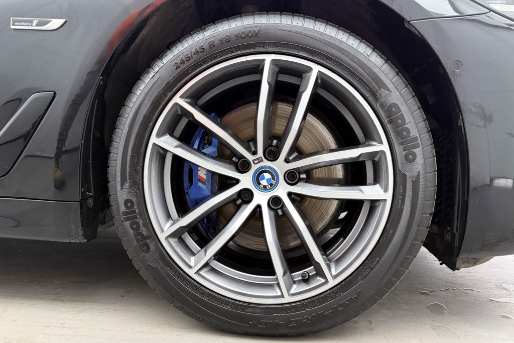 BMW 5 Series M Sport Automatic Petrol Plug-In Hybrid Estate - Stock Number (1543753) - 43rd supplementary image