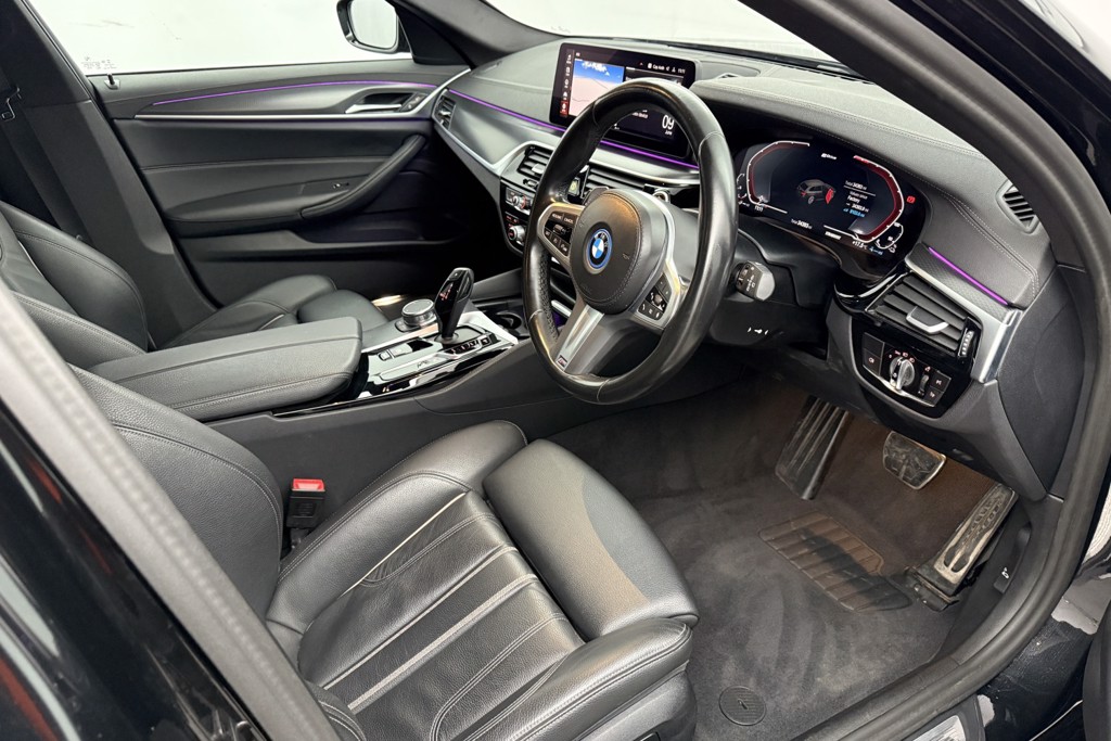 BMW 5 Series M Sport Automatic Petrol Plug-In Hybrid Estate - Stock Number (1543753) - 1st supplementary image
