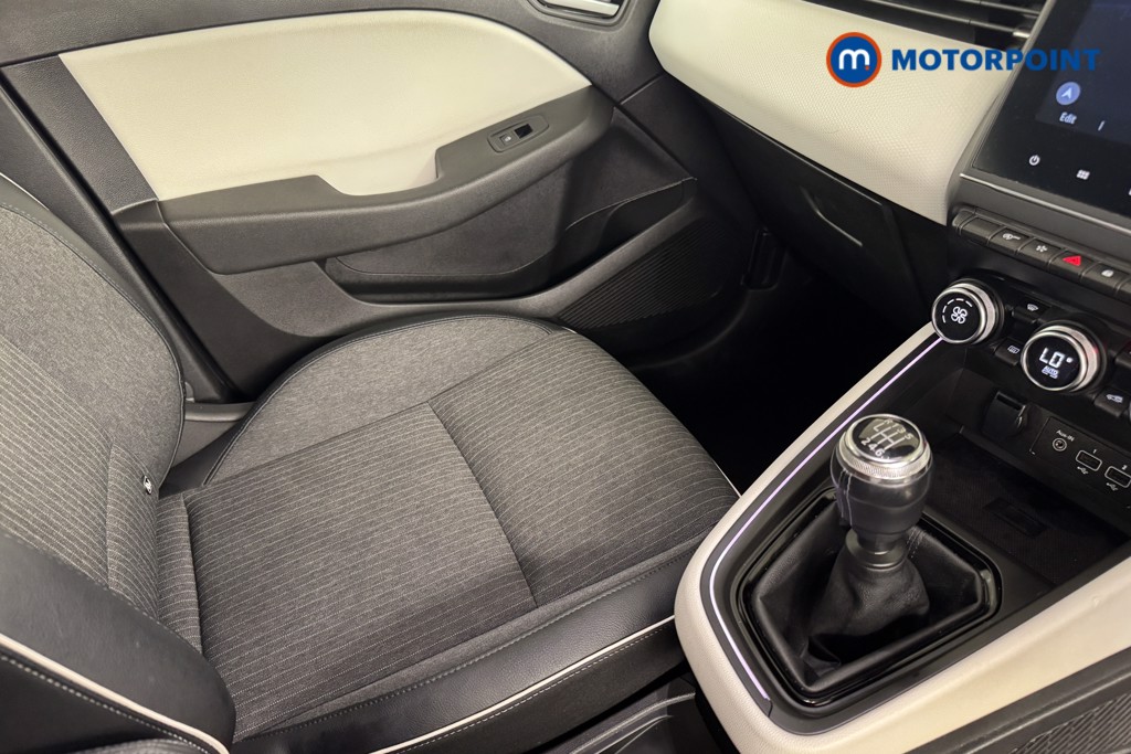 Renault Clio Techno Manual Petrol Hatchback - Stock Number (1545708) - 11th supplementary image