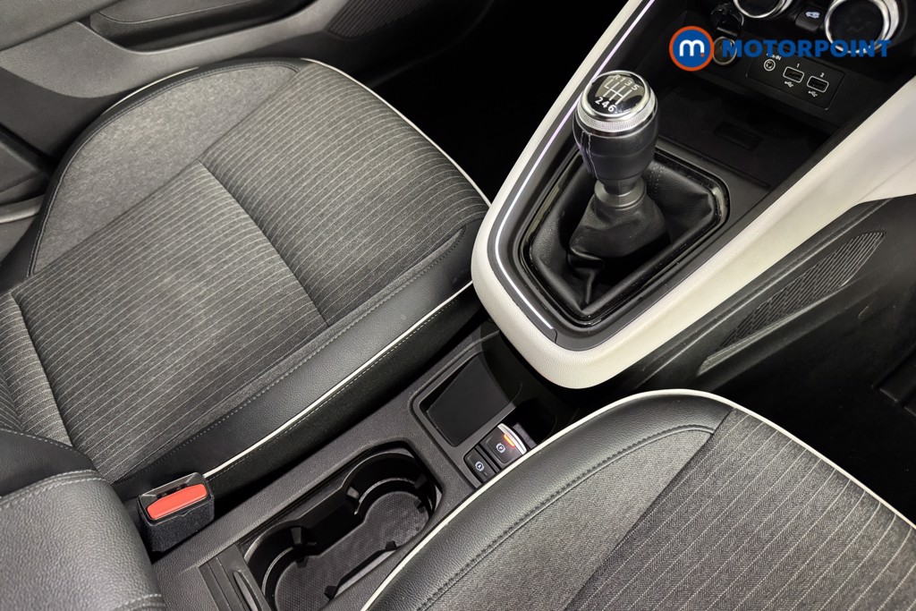 Renault Clio Techno Manual Petrol Hatchback - Stock Number (1545726) - 9th supplementary image