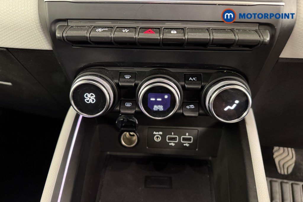 Renault Clio Techno Manual Petrol Hatchback - Stock Number (1545726) - 10th supplementary image
