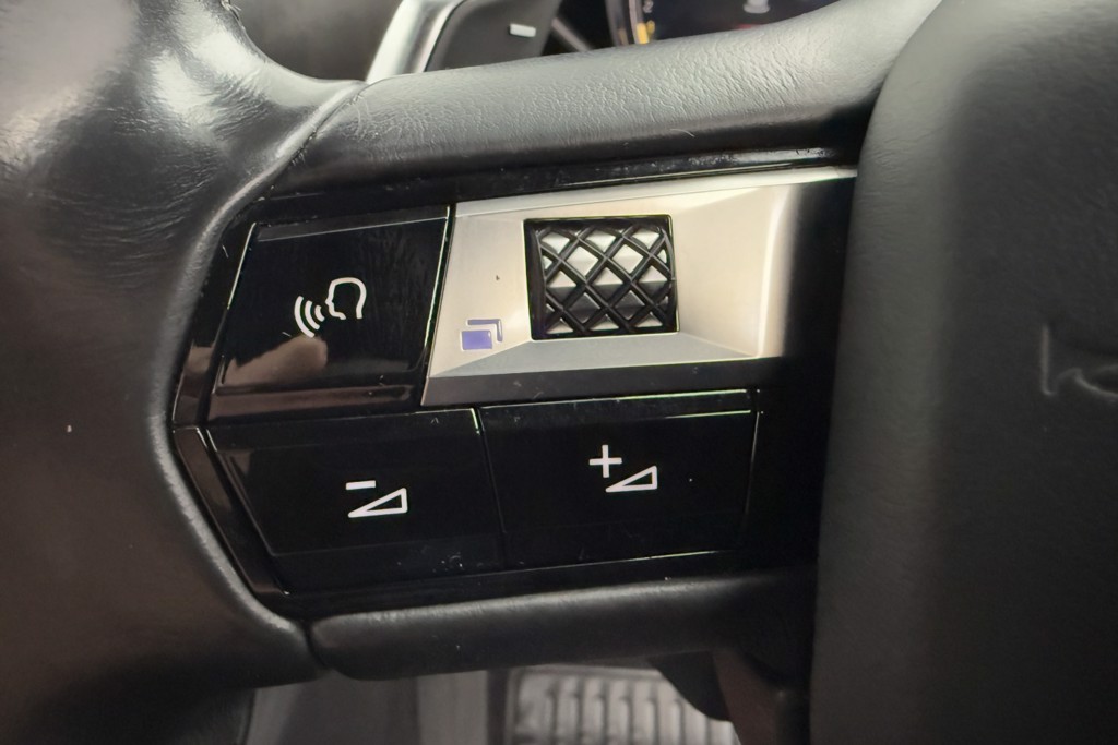DS Ds 3 Ultra Prestige Automatic Petrol SUV - Stock Number (1546578) - 4th supplementary image