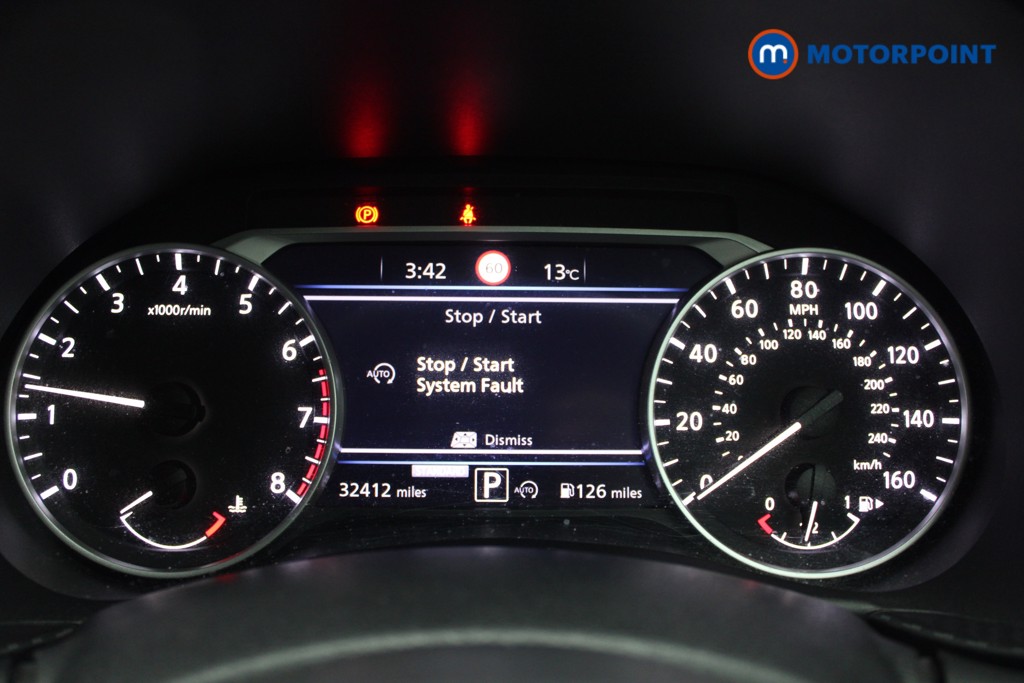 Nissan Juke N-Connecta Automatic Petrol SUV - Stock Number (1547191) - 4th supplementary image