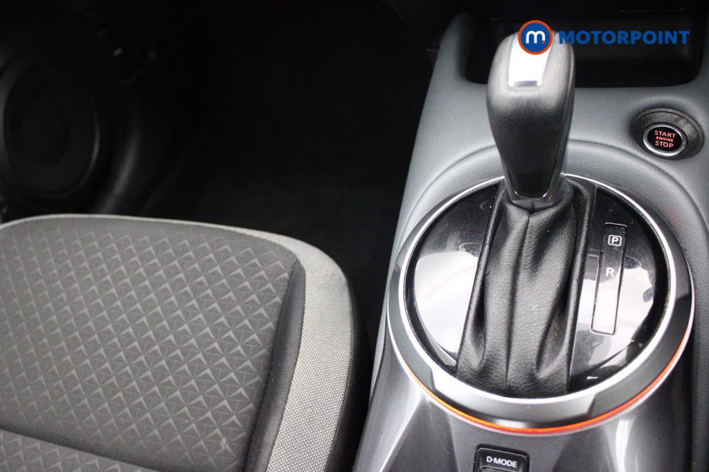 Nissan Juke N-Connecta Automatic Petrol SUV - Stock Number (1547191) - 11th supplementary image