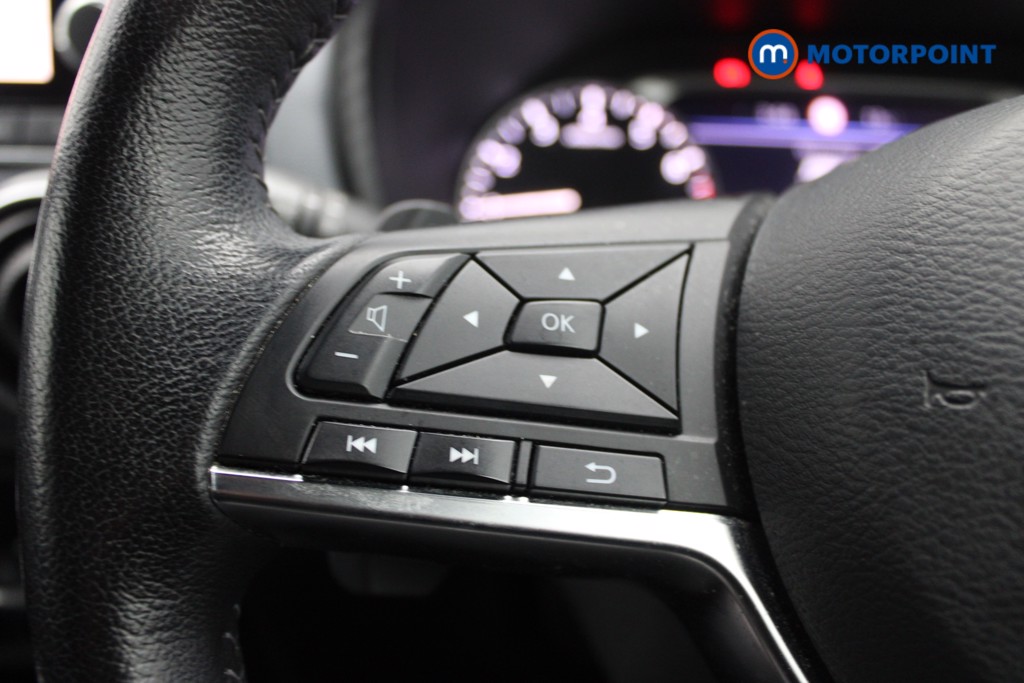 Nissan Juke N-Connecta Automatic Petrol SUV - Stock Number (1547191) - 13th supplementary image