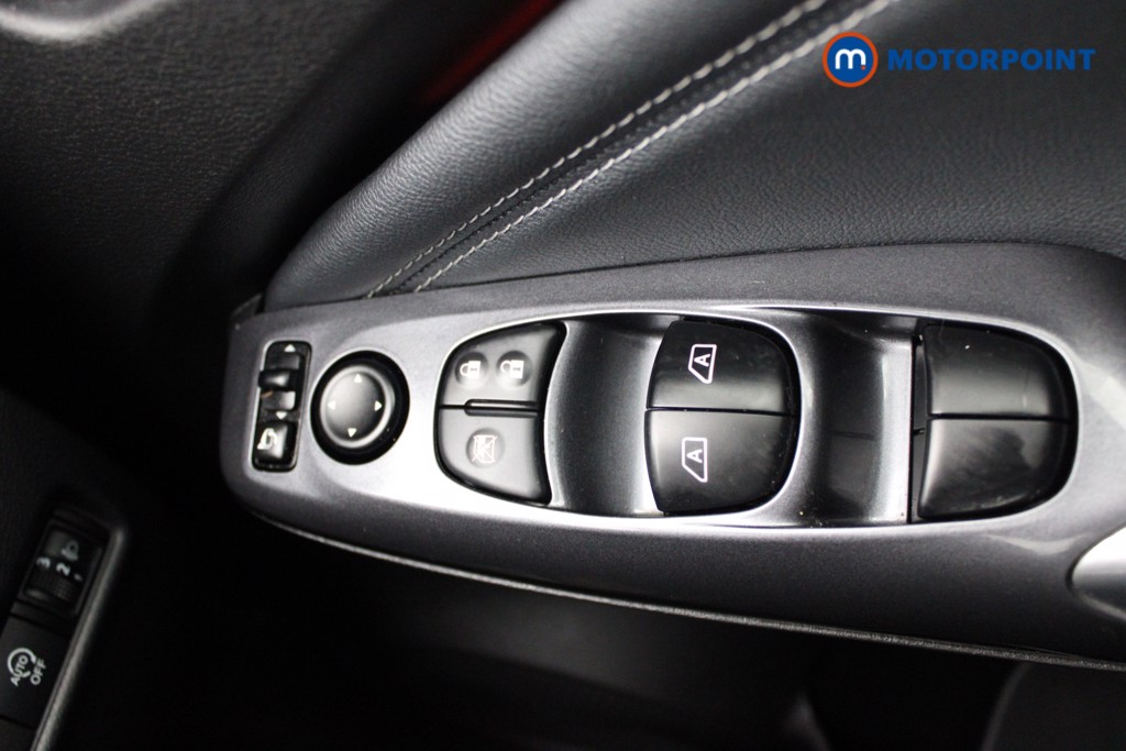 Nissan Juke N-Connecta Automatic Petrol SUV - Stock Number (1547191) - 17th supplementary image