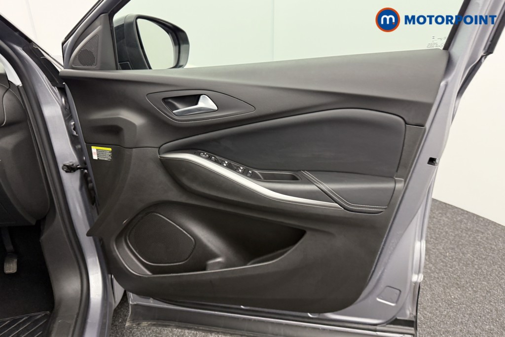 Vauxhall Grandland Ultimate Manual Petrol SUV - Stock Number (1547886) - 17th supplementary image