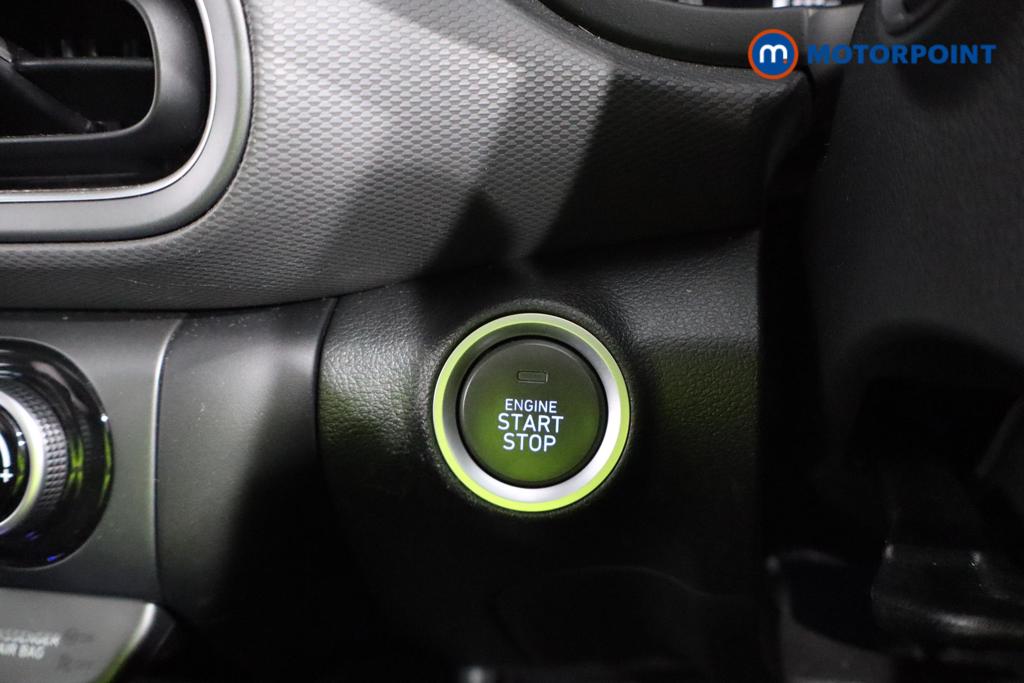 Hyundai Kona Ultimate Automatic Petrol-Electric Hybrid SUV - Stock Number (1547891) - 10th supplementary image