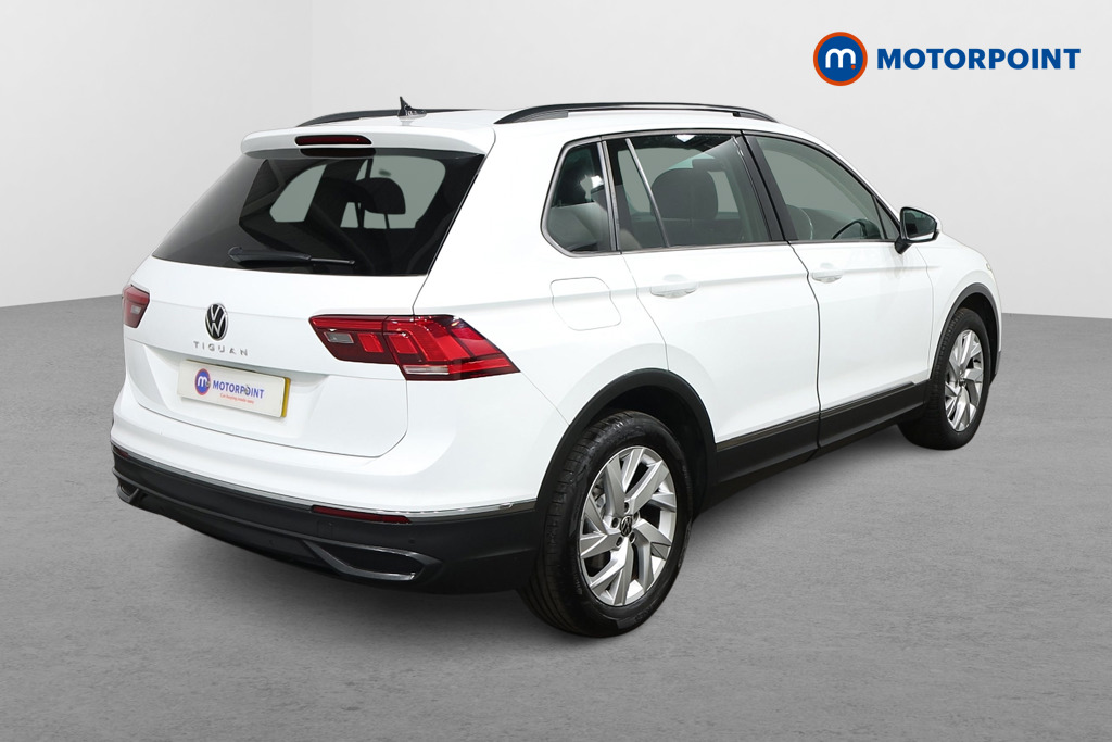 Volkswagen Tiguan Life Automatic Diesel SUV - Stock Number (1548962) - Drivers side rear corner