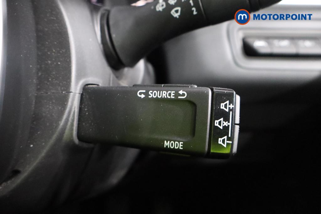 Renault Captur Se Edition Manual Petrol SUV - Stock Number (1549141) - 11th supplementary image