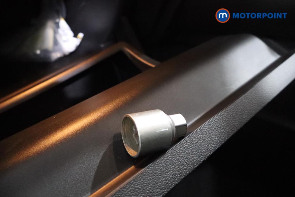 Renault Captur Se Edition Manual Petrol SUV - Stock Number (1549141) - 15th supplementary image