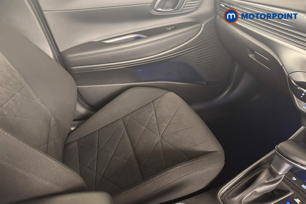 Hyundai Bayon Premium Automatic Petrol-Electric Hybrid SUV - Stock Number (1549394) - 11th supplementary image