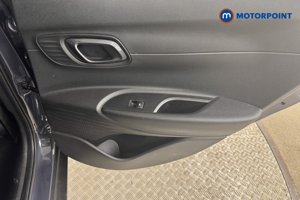 Hyundai Bayon Premium Automatic Petrol-Electric Hybrid SUV - Stock Number (1549394) - 15th supplementary image