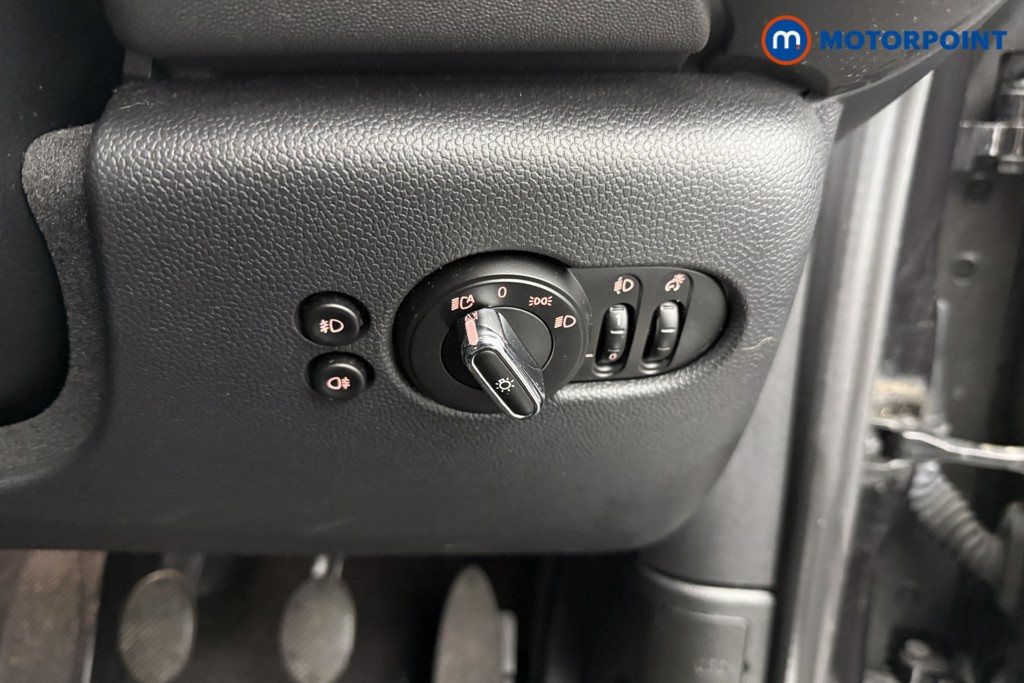 Mini Hatchback Cooper Classic Manual Petrol Hatchback - Stock Number (1549863) - 14th supplementary image
