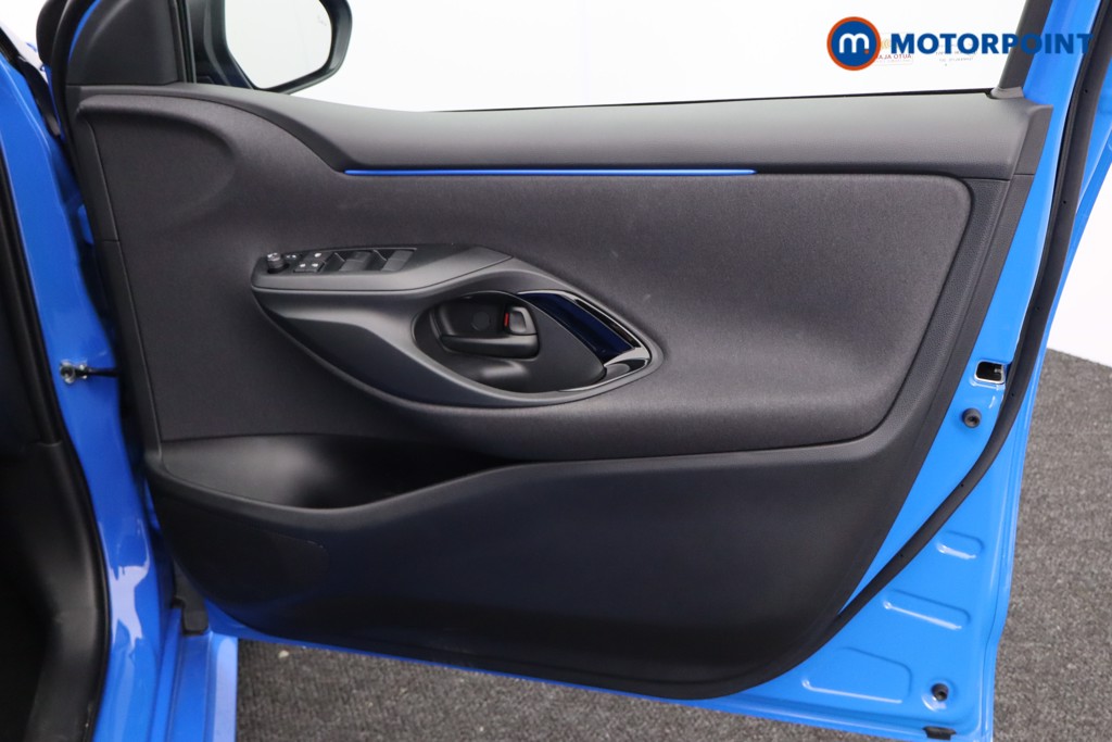 Toyota Yaris Premiere Edition Automatic Petrol-Electric Hybrid Hatchback - Stock Number (1550263) - 13th supplementary image