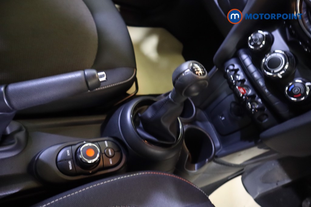 Mini Hatchback Cooper Manual Petrol Hatchback - Stock Number (1550282) - 5th supplementary image