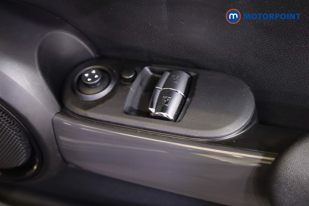 Mini Hatchback Cooper Manual Petrol Hatchback - Stock Number (1550282) - 7th supplementary image