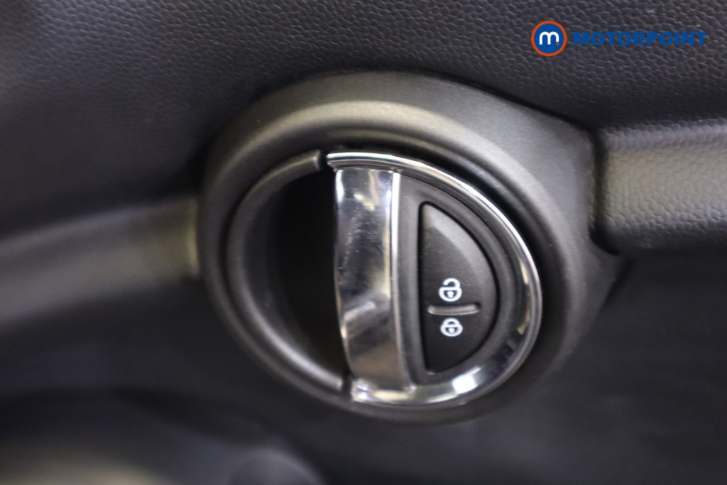Mini Hatchback Cooper Manual Petrol Hatchback - Stock Number (1550282) - 8th supplementary image