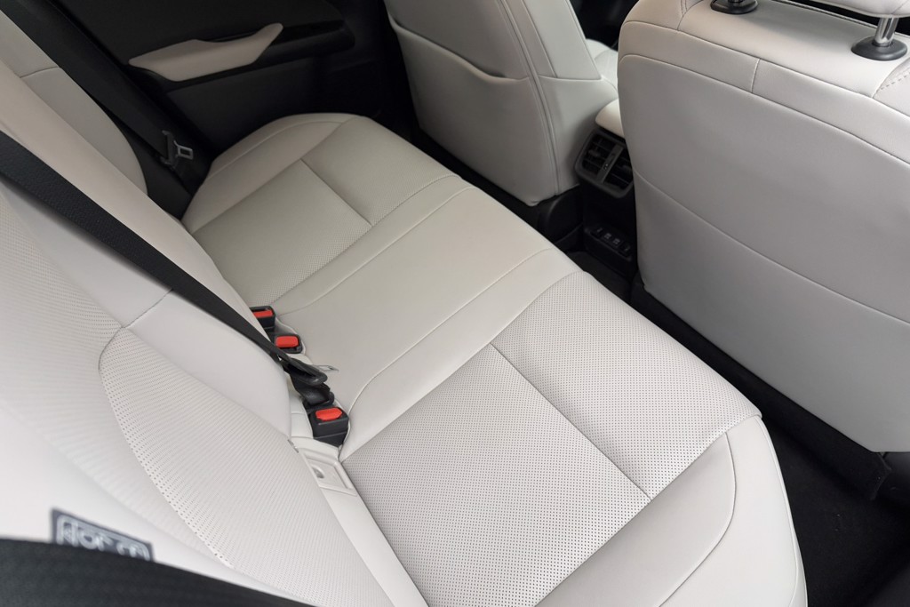 Lexus UX 300E 150Kw 54.3 Kwh 5Dr E-Cvt Takumi Pack Automatic Electric SUV - Stock Number (1550710) - 21st supplementary image