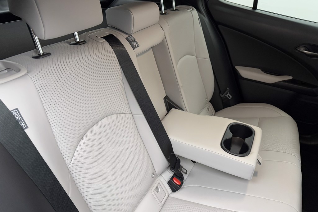Lexus UX 300E 150Kw 54.3 Kwh 5Dr E-Cvt Takumi Pack Automatic Electric SUV - Stock Number (1550710) - 23rd supplementary image