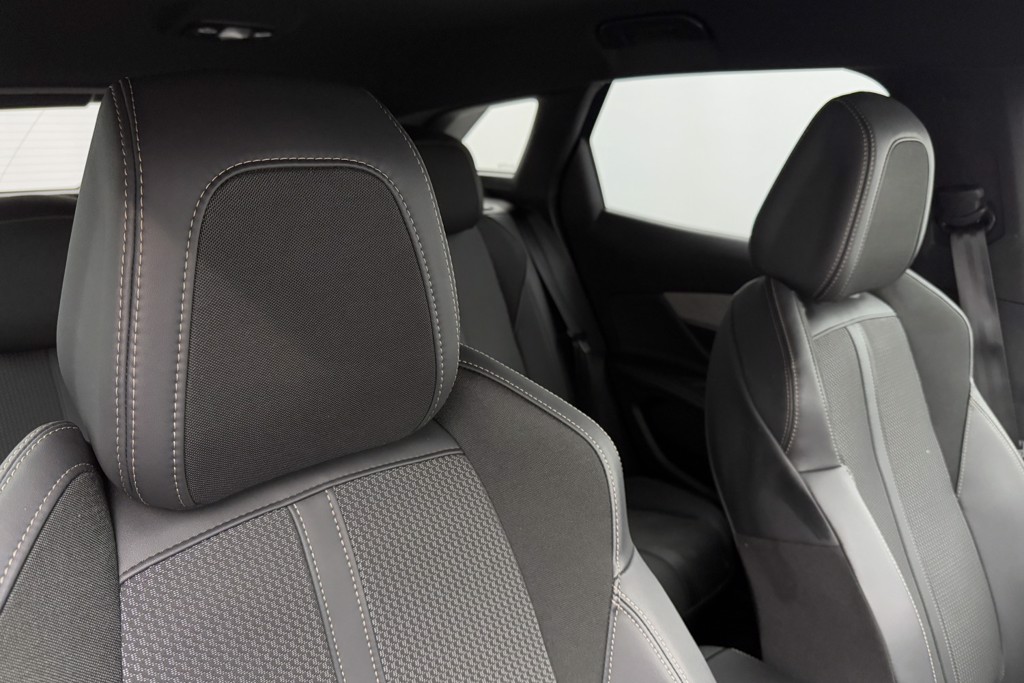 Peugeot 3008 GT Automatic Diesel SUV - Stock Number (1551138) - 19th supplementary image
