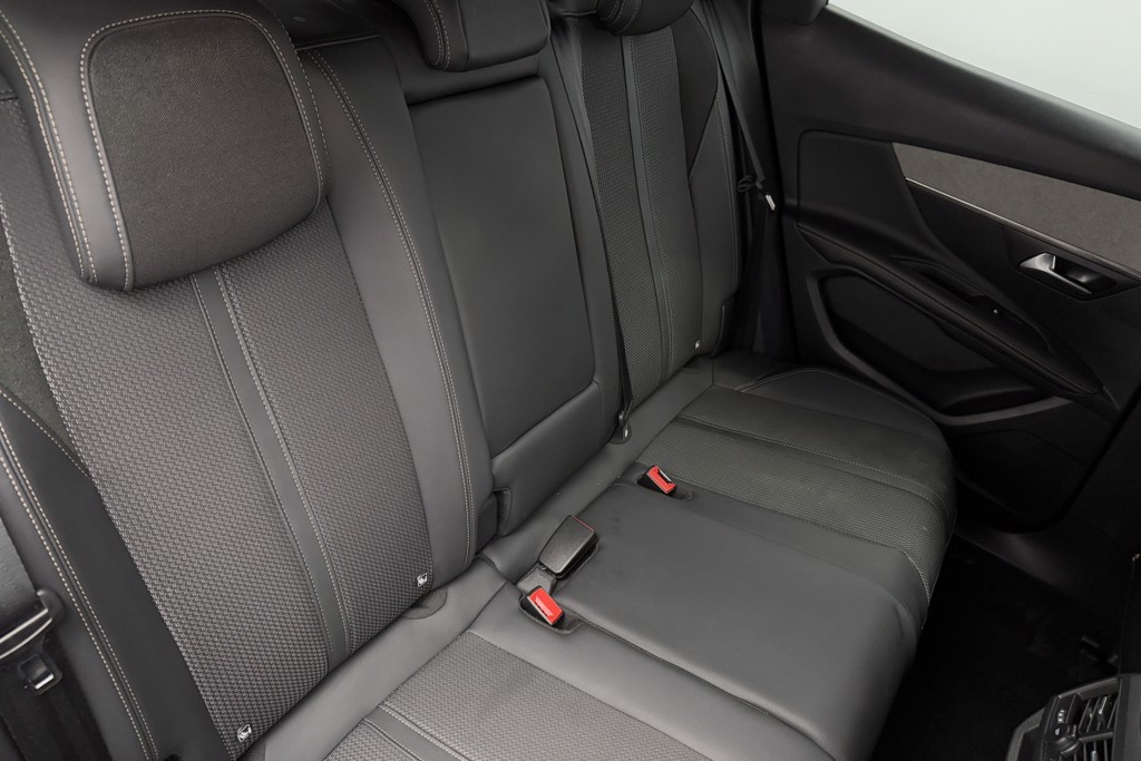 Peugeot 3008 GT Automatic Diesel SUV - Stock Number (1551138) - 23rd supplementary image