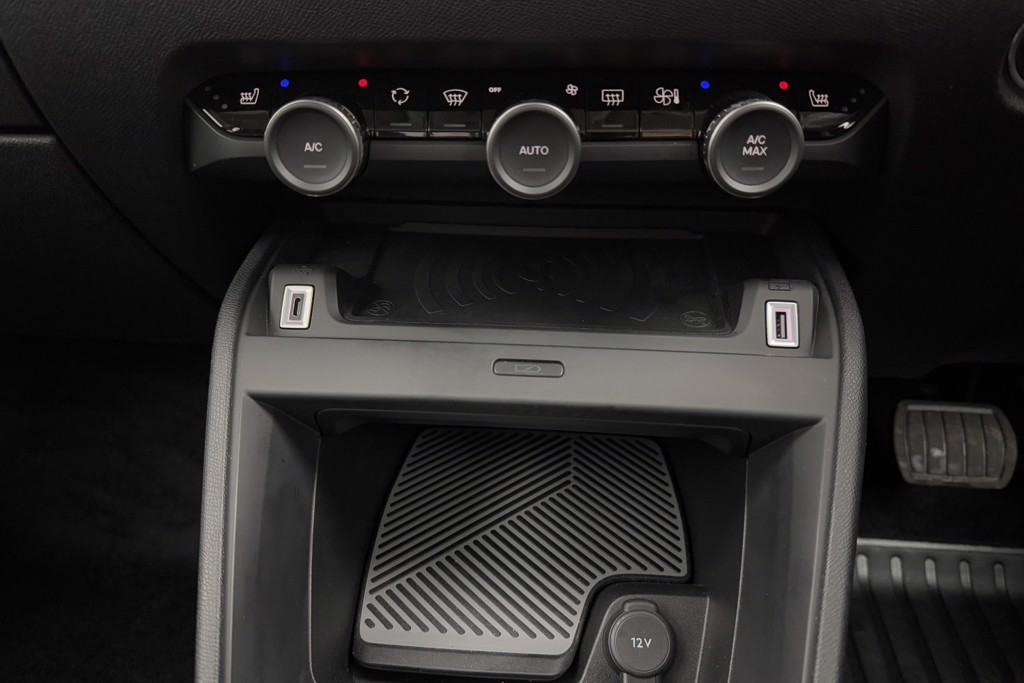 Citroen C4 X Shine Plus Automatic Electric Saloon - Stock Number (1551139) - 16th supplementary image