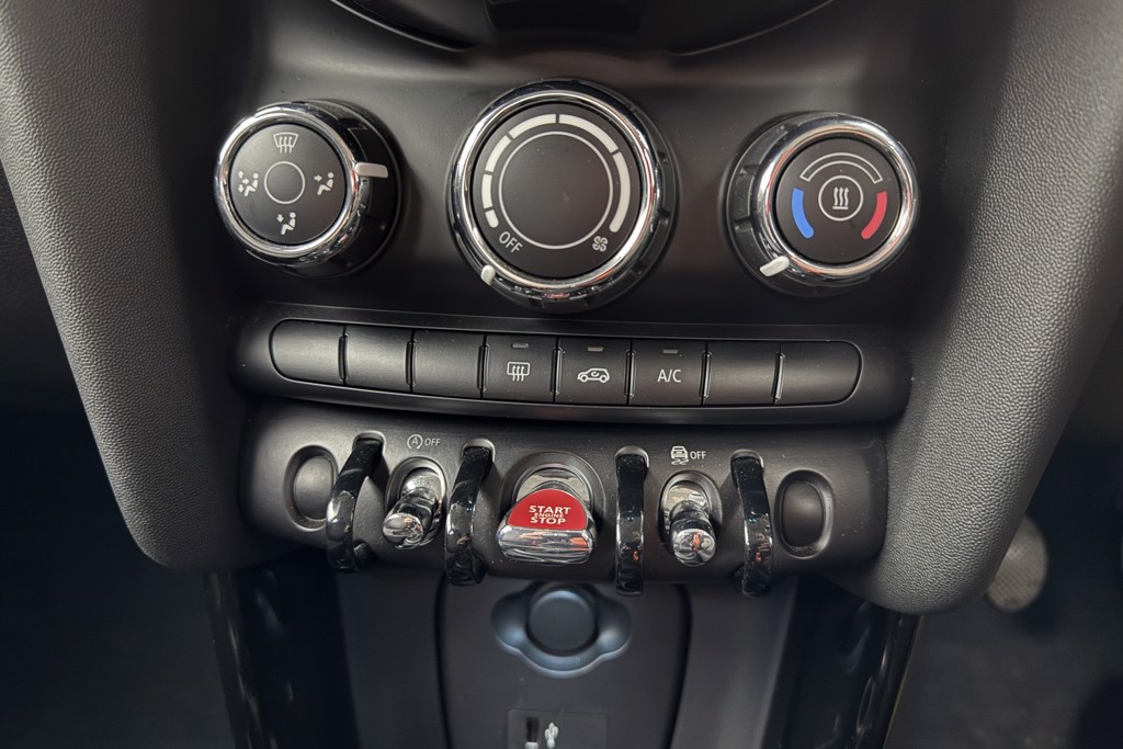 Mini Hatchback Cooper Classic Manual Petrol Hatchback - Stock Number (1551141) - 13th supplementary image