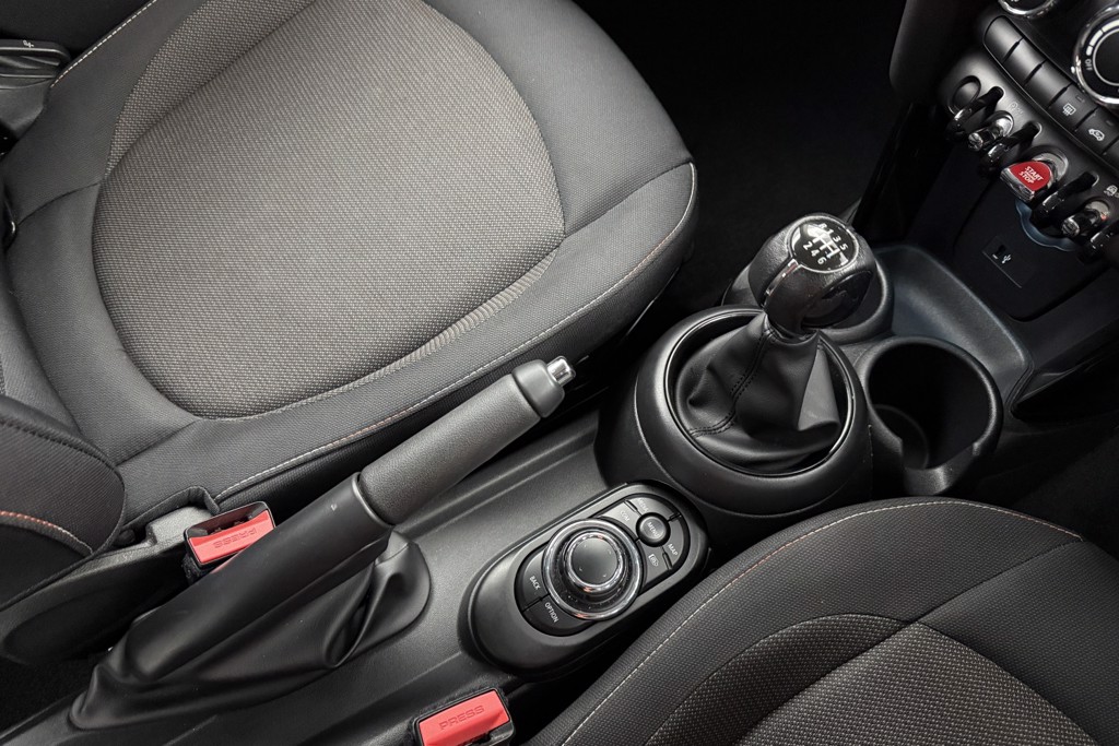 Mini Hatchback Cooper Classic Manual Petrol Hatchback - Stock Number (1551141) - 14th supplementary image