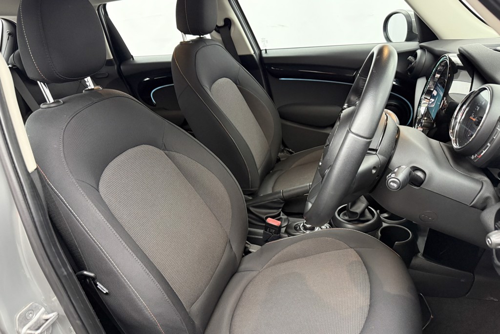 Mini Hatchback Cooper Classic Manual Petrol Hatchback - Stock Number (1551141) - 19th supplementary image